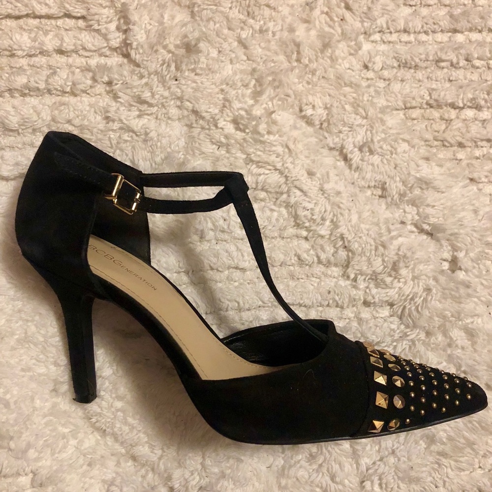 BCBGeneration Dallye T-strap pump